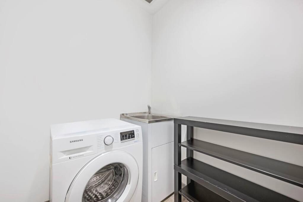 Convenient 3br Close To Airport & Mascot Station Sydney