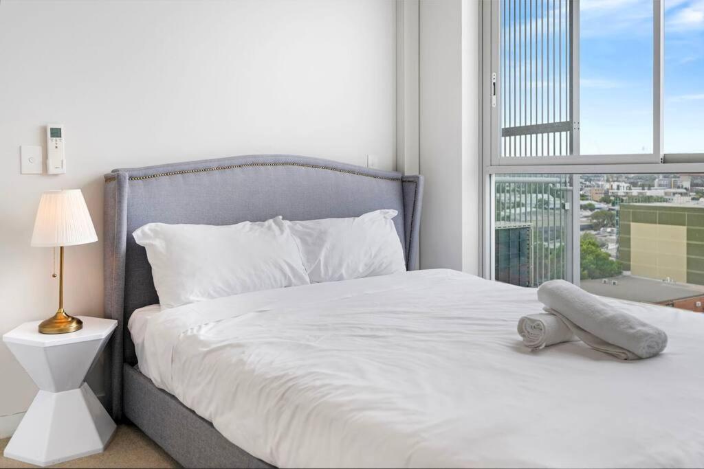 Convenient 3br Close To Airport & Mascot Station Apartment