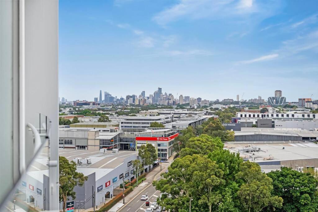 Convenient 3br Close To Airport & Mascot Station Apartment Sydney